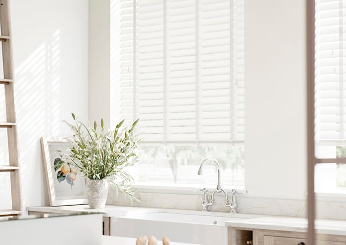 Ecowood Deluxe, Soft White Satin - Motorised Venetian Blind - Image 5